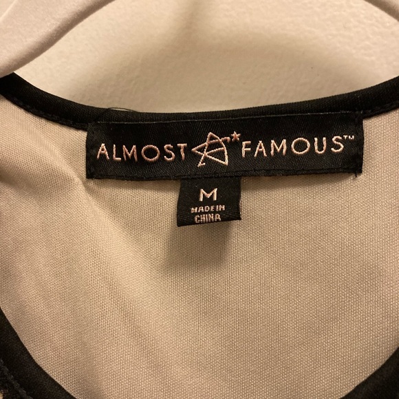 “Almost Famous” sleeveless black lace detail over beige/cream lining size M - Picture 2 of 5